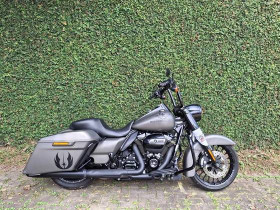 HARLEY-DAVIDSON ROAD KING SPECIAL 